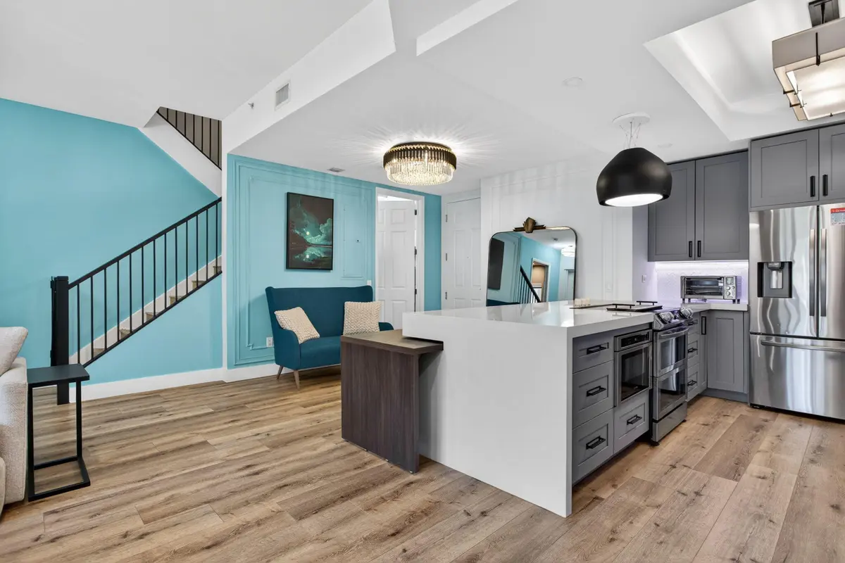 22-web-or-mls-2609-2272 at 2609 NE 14th Avenue 105, Wilton Manors