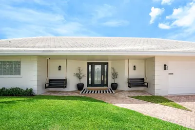 1332 SW Tamarind Way, Boca Raton – sold