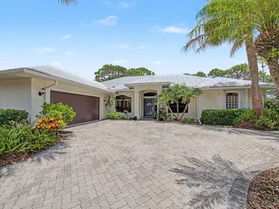 8780 SW Fishermans Wharf Drive, Stuart – Single Family Residence for sale