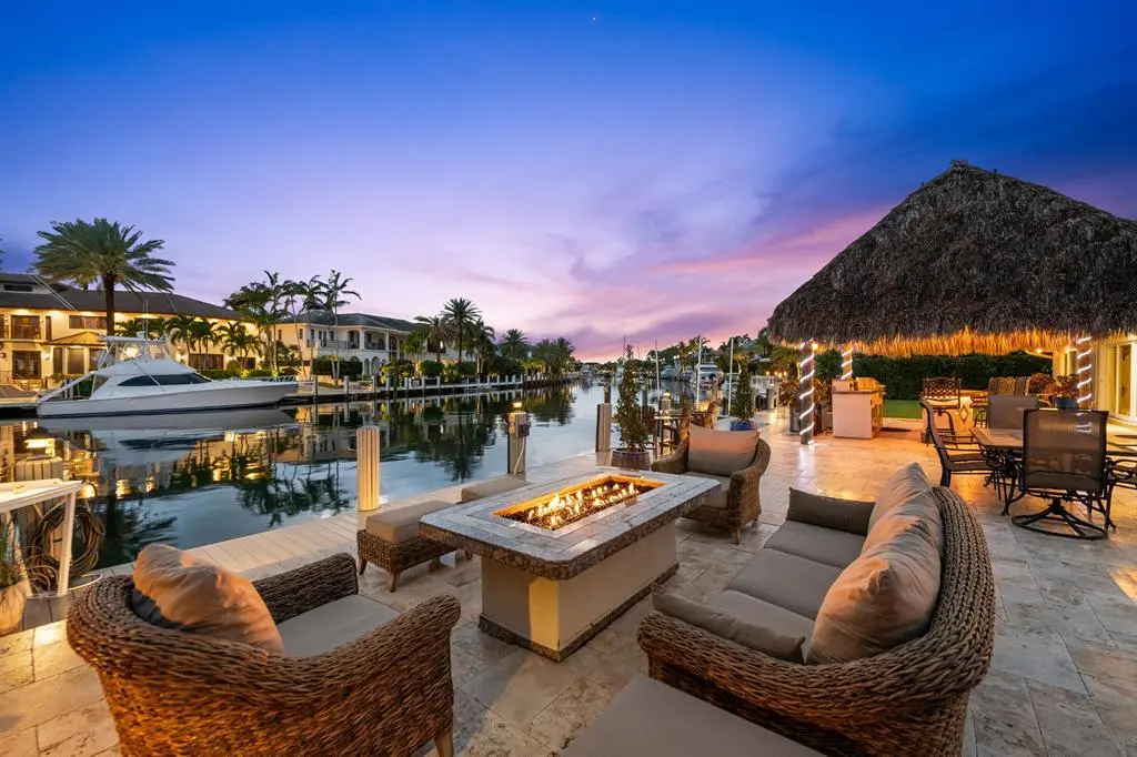 outdoor sitting at 2600 NE 33rd Street, Lighthouse Point