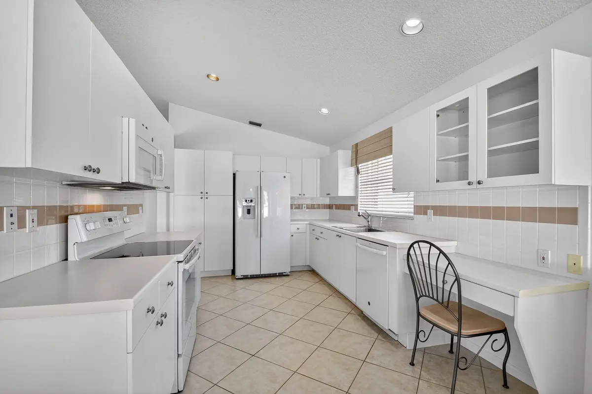 Kitchen with newer appliances at 11769 Castellon Court, Boynton Beach