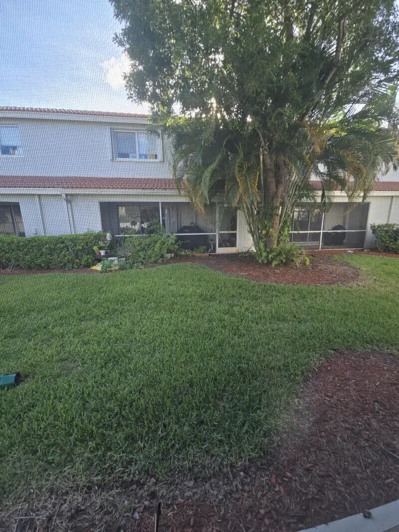 6511 Sandy Bank Terrace, Riviera Beach, FL – photo 2