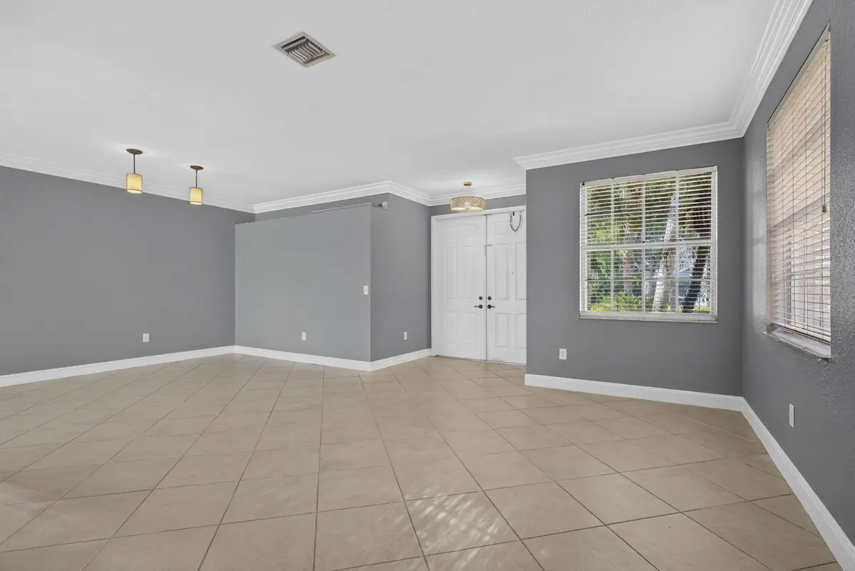 15-web-or-mls-BS1A2776 at 1164 Oakwater Drive, Royal Palm Beach