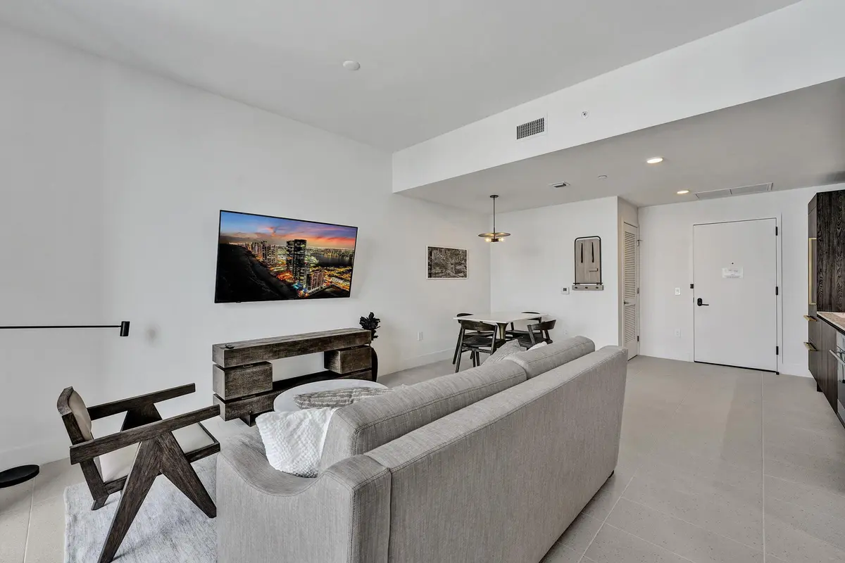 20240920143533908652000000-o at 159 NE 6th Street 4813, Miami