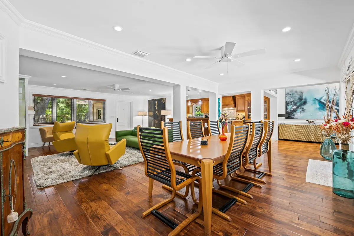 dining at 1508 NE 30th Court, Oakland Park