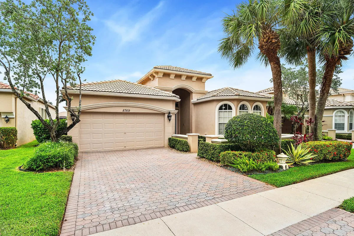 002-8769ViaGrandeEast-Wellington-FL-3341 at 8769 Via Grande, Wellington
