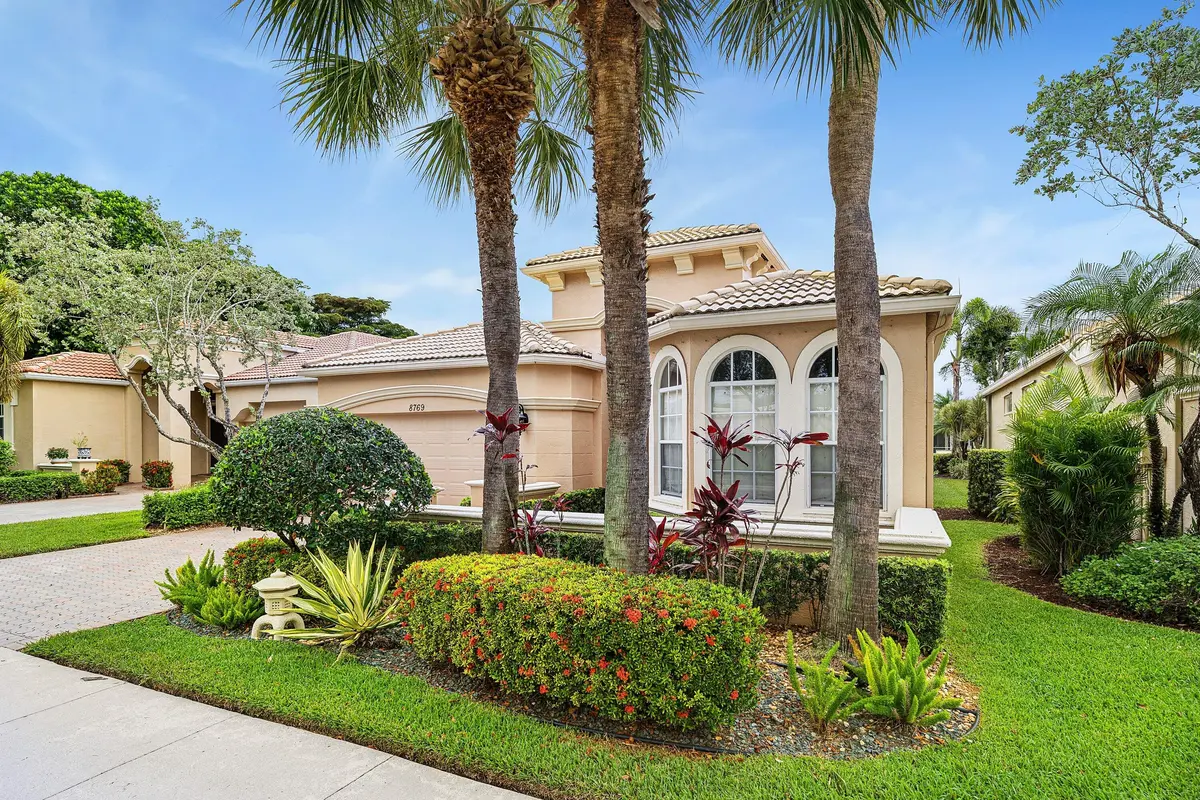 003-8769ViaGrandeEast-Wellington-FL-3341 at 8769 Via Grande, Wellington
