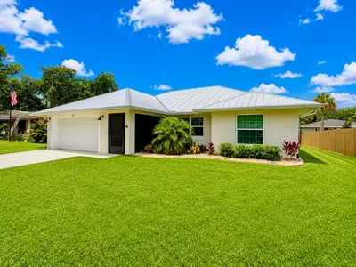 1133 37th Avenue, Vero Beach – Single Family Residence for sale
