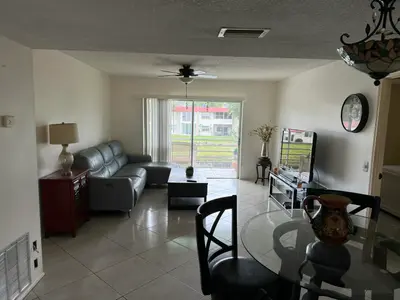 133 Lake Carol Drive 133, West Palm Beach – Condominium for sale
