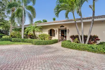 11 Tam O'shanter Lane, Fort Lauderdale – Single Family Residence for sale