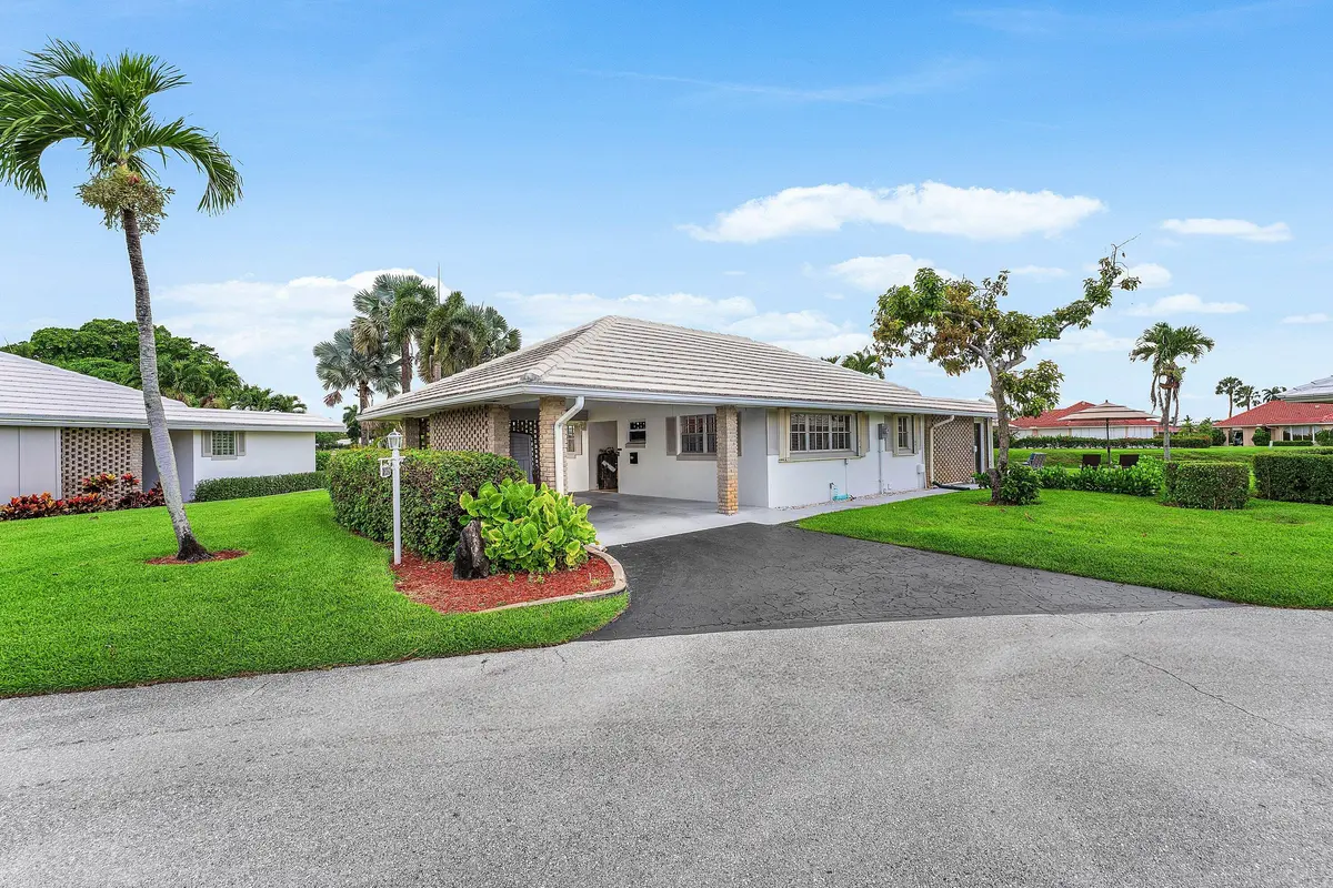 FRONT at 362 Yorktowne Circle, Atlantis
