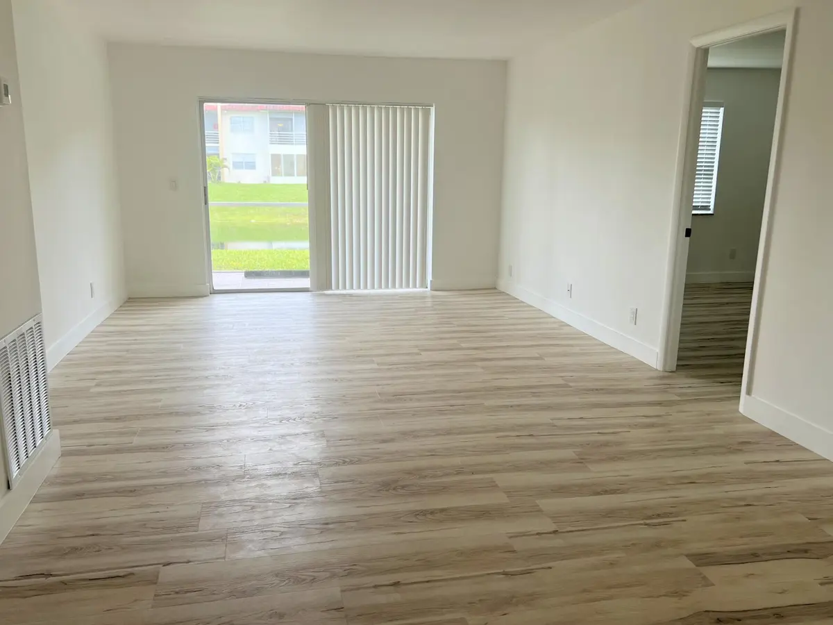 LIVING ROOM at 463 Lake Frances Drive 463, West Palm Beach