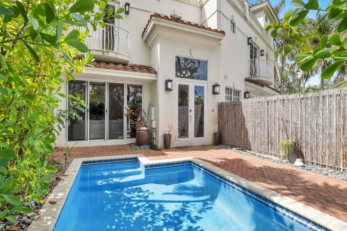 1362 Bayview Dr-9 at 1362 Bayview Drive, Fort Lauderdale