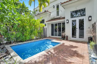 1362 Bayview Drive, Fort Lauderdale – sold
