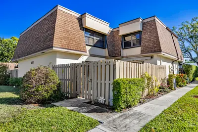 825 NW 30th Avenue A, Delray Beach – Townhouse for sale