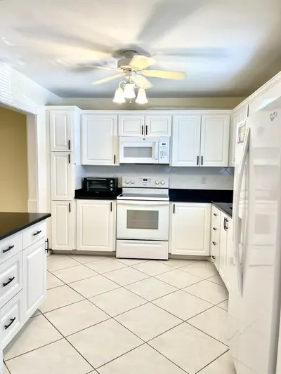 105 Oxford 500 105, West Palm Beach – leased