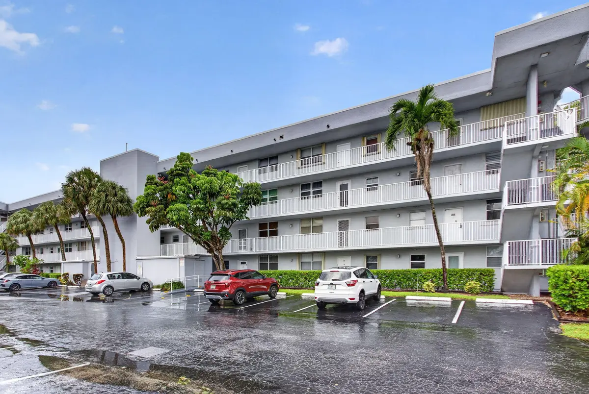 Building at 118 Royal Pk Drive 1f, Oakland Park