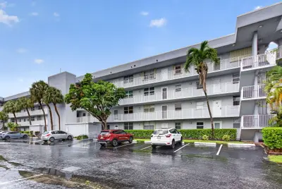118 Royal Pk Drive 1f, Oakland Park – Condominium for sale