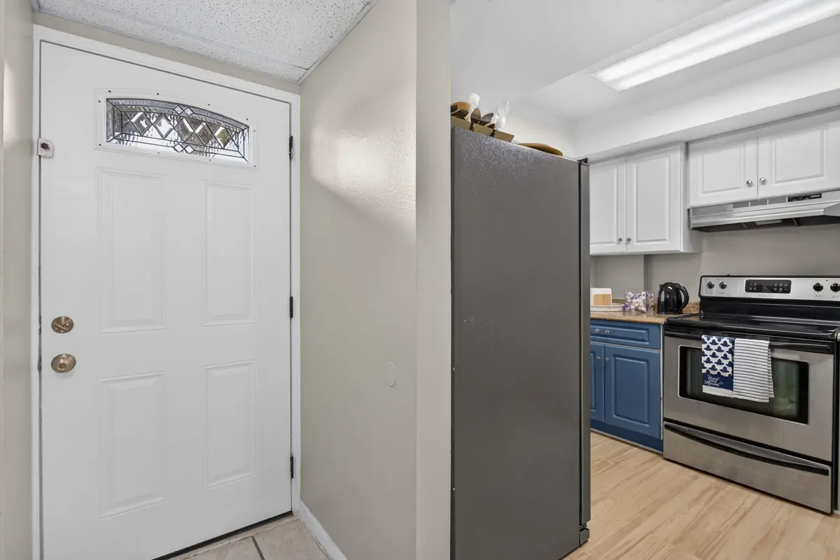 kitchen1 at 118 Royal Pk Drive 1f, Oakland Park