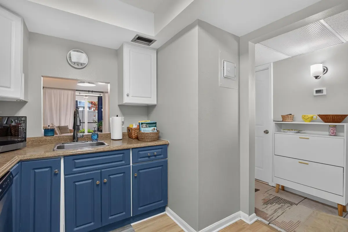 kitchen6 at 118 Royal Pk Drive 1f, Oakland Park