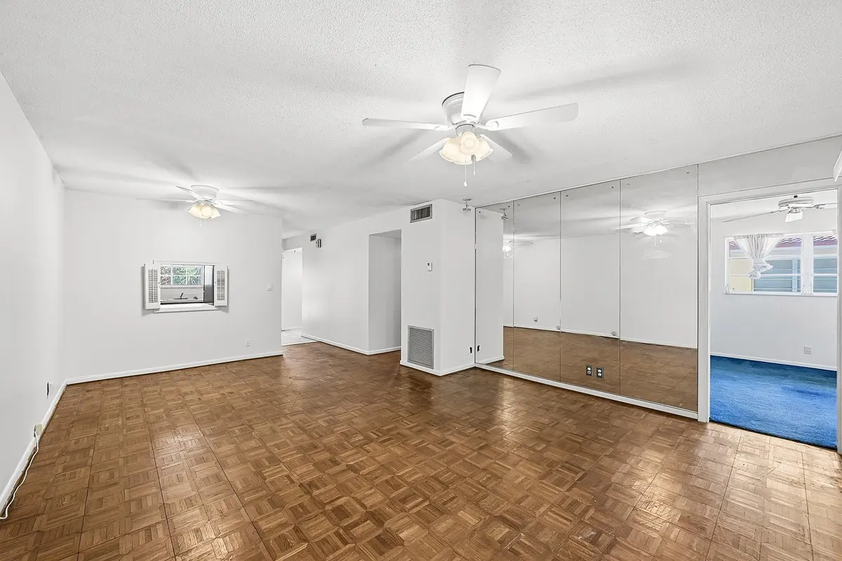 Living at 2160 NE 36th Street 37, Lighthouse Point