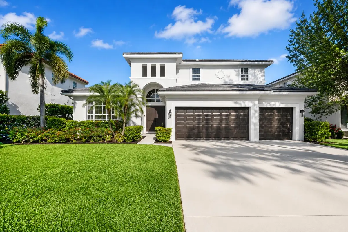 Faceing East at 464 Oriole Lane, Jupiter