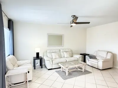 2880 Lake Osborne Drive 205, Lake Worth Beach – leased