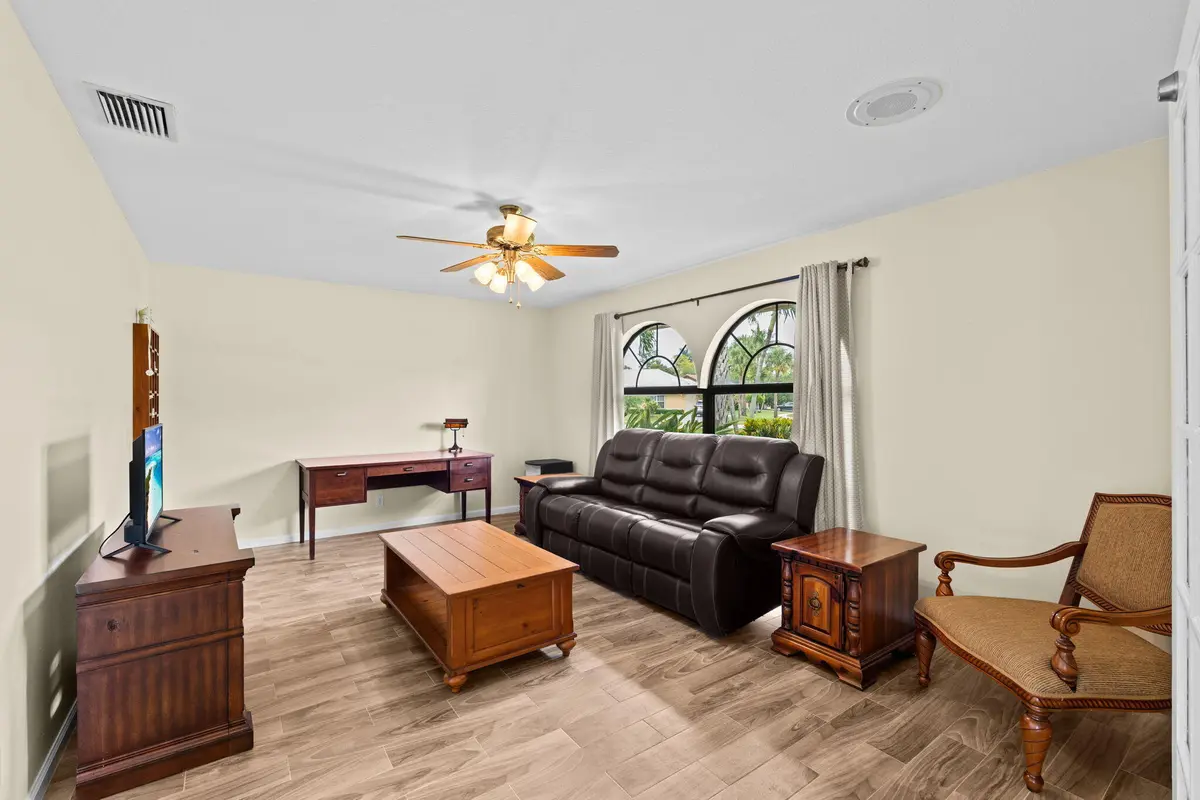 6-web-or-mls-A7409417 at 1707 Primrose Lane, Wellington
