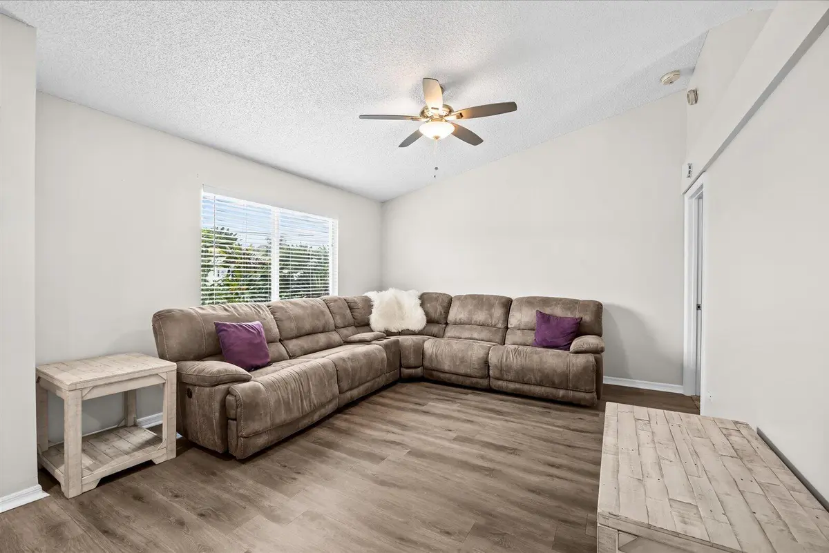 07-jean in-27 at 697 SW Jeanne Avenue, Port St. Lucie