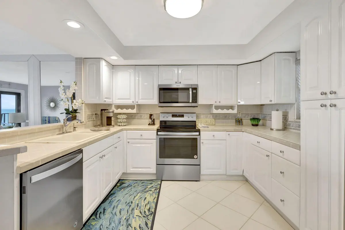 8-web-or-mls-5P1A3282 at 801 S OCEAN Drive 1107, Fort Pierce