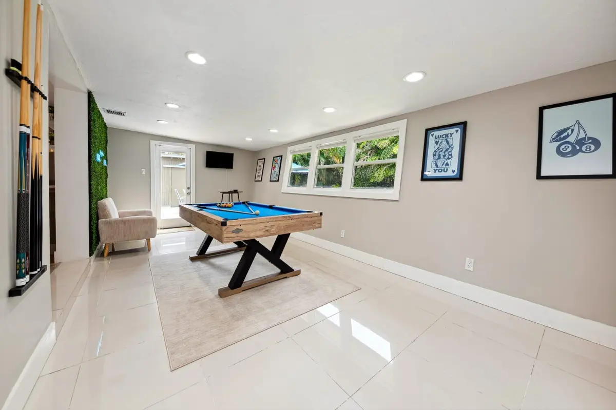 Florida Room at 2507 NW 8th Avenue, Wilton Manors