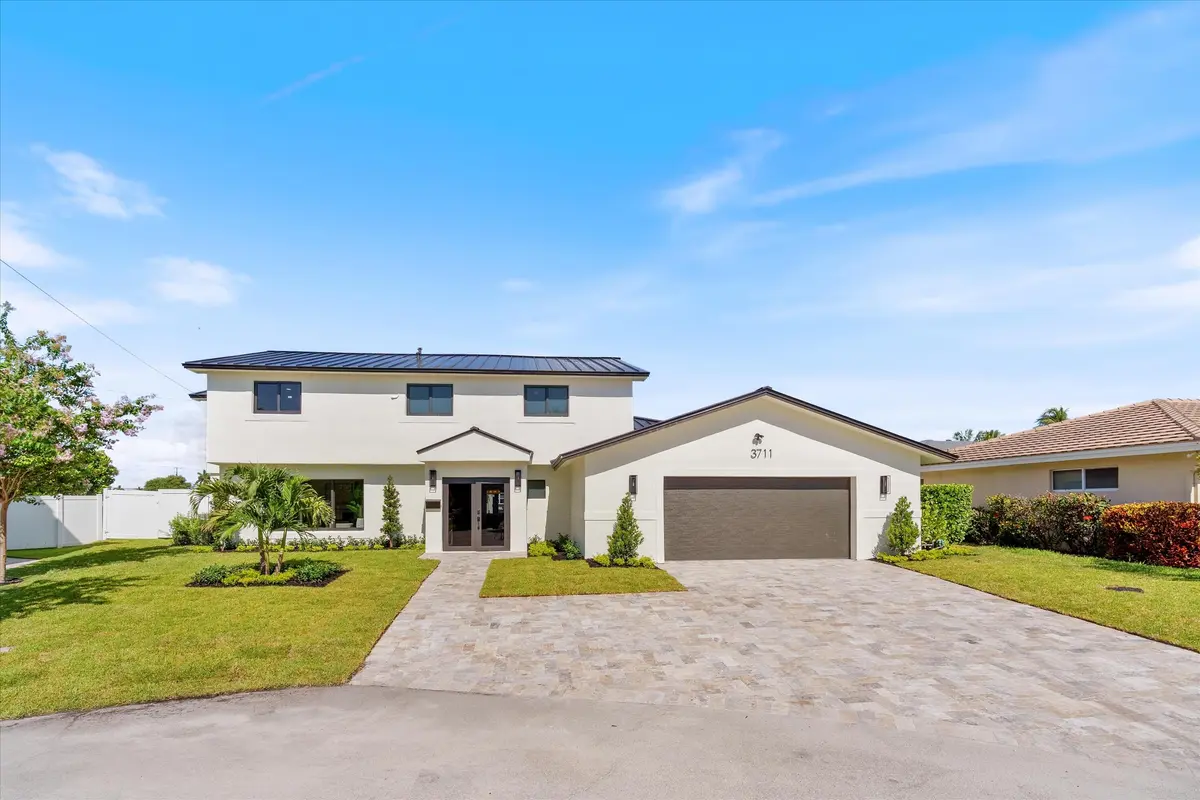 01-3711 NE 27th Ave LHP, FL-124 at 3711 NE 27th Avenue, Lighthouse Point