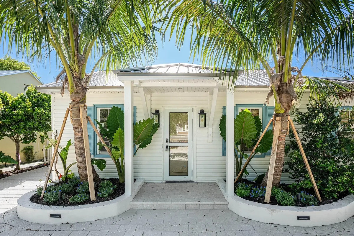 005-23SouthSwintonAvenue-DelrayBeach-FL- at 23 S Swinton Avenue, Delray Beach