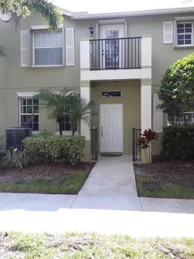 2410 SE Union Park Drive, Port St. Lucie – Townhouse for rent