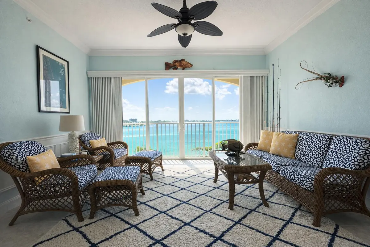 21-PH02 Florida Room 2 at 21 Harbour Isle Drive Ph02, Fort Pierce