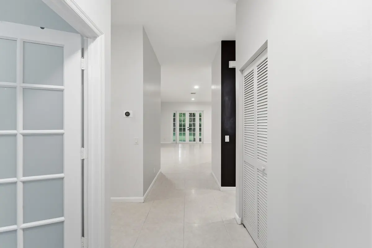 05_foyer at 970 Tulip Circle, Weston