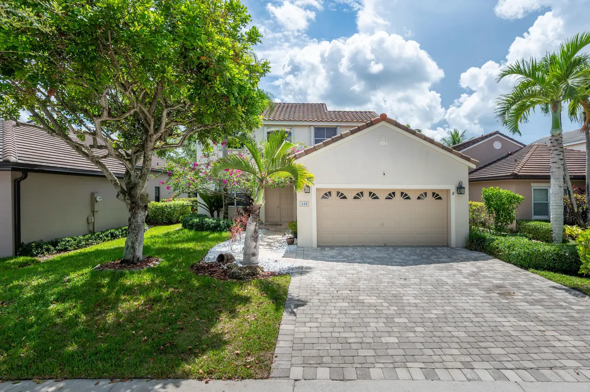 229-26 at 229 E Bayridge Drive, Weston
