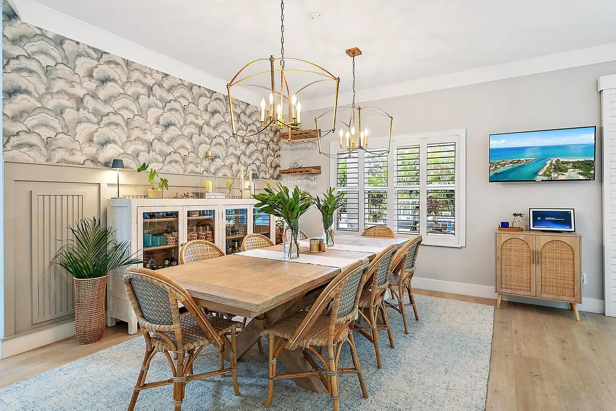 Dining at 152 Porgee Rock Place, Jupiter