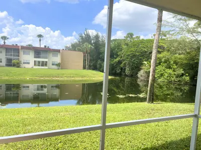 463 Lake Frances Drive 463, West Palm Beach – Condominium for sale