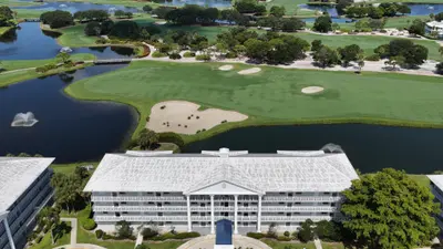 2421 Village Boulevard 201, West Palm Beach – Condominium for sale