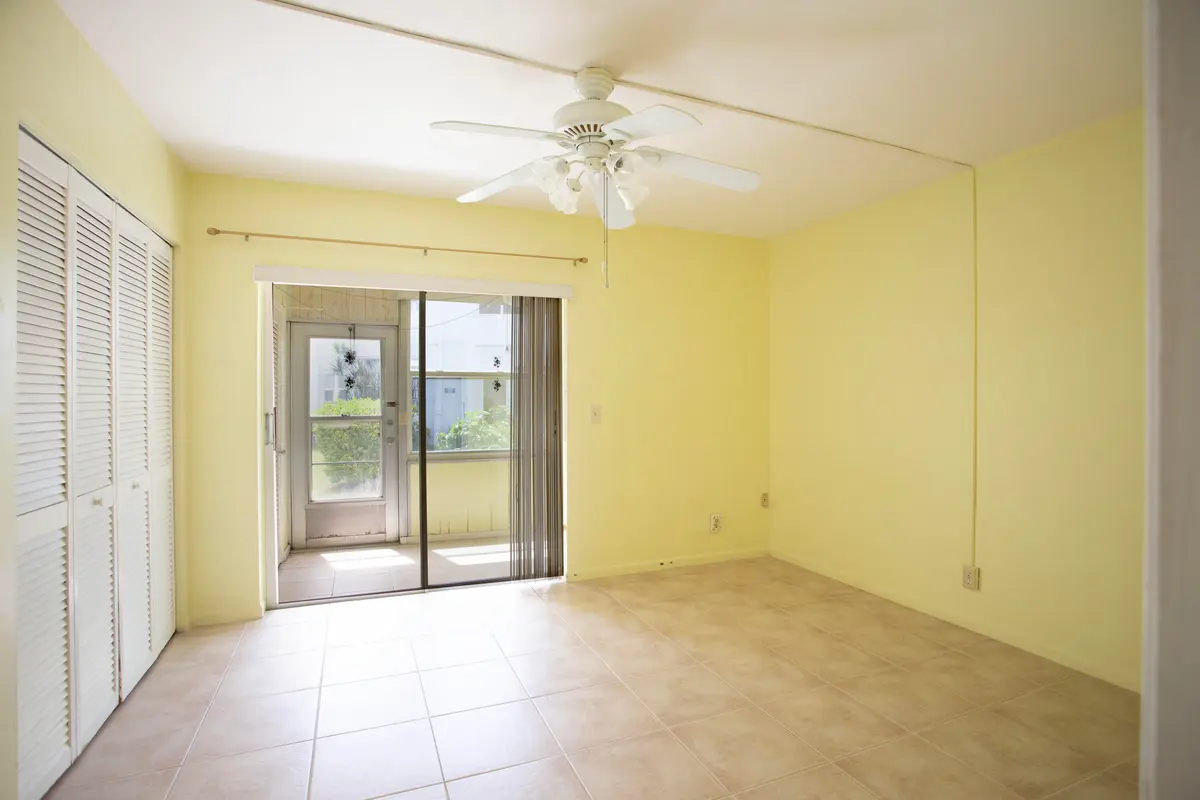 BR at 3160 Lake Osborne Drive 108, Lake Worth Beach