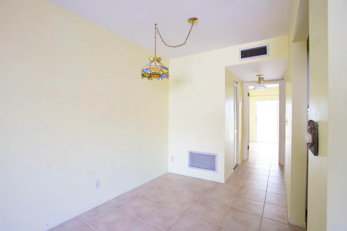 DR at 3160 Lake Osborne Drive 108, Lake Worth Beach