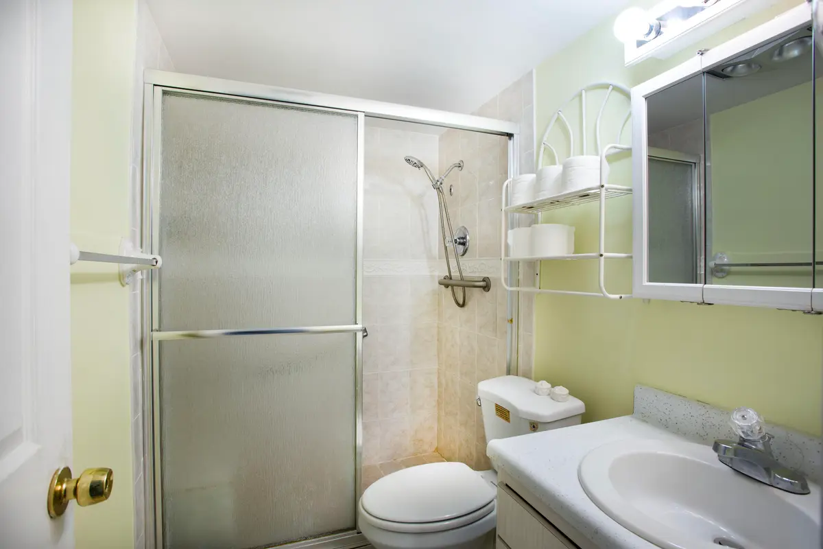 BATH at 3160 Lake Osborne Drive 108, Lake Worth Beach
