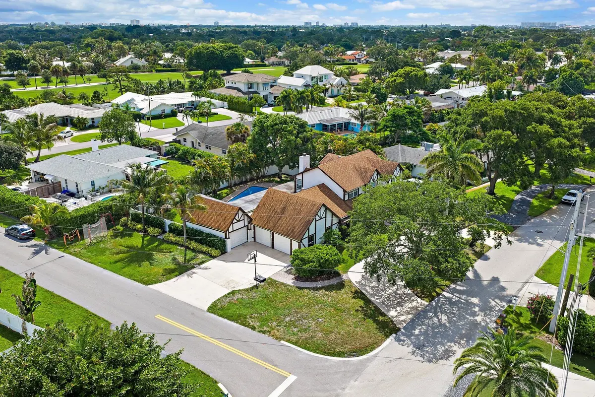 013-88RiverDr-Tequesta-SMALL at 88 River Drive, Tequesta