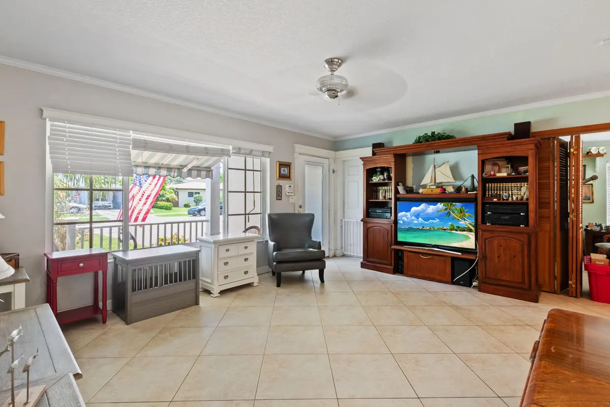 5-web-or-mls-349-sw-14th-ct at 349 SW 14th Court, Pompano Beach