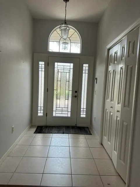 Front door interior at 992 Ridgeland Path, The Villages