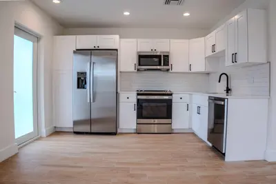 238 SE 1st Avenue 5, Delray Beach – Apartment for rent