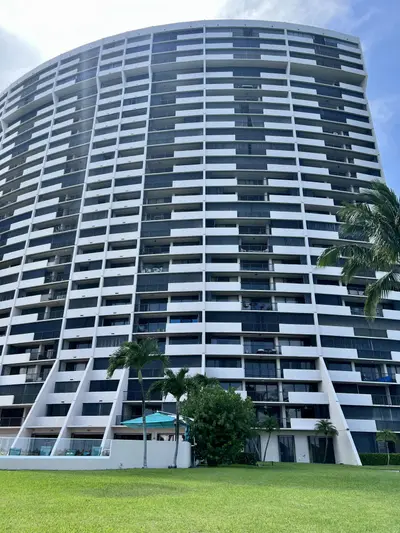 5200 N Flagler Drive 503, West Palm Beach – Condominium for sale
