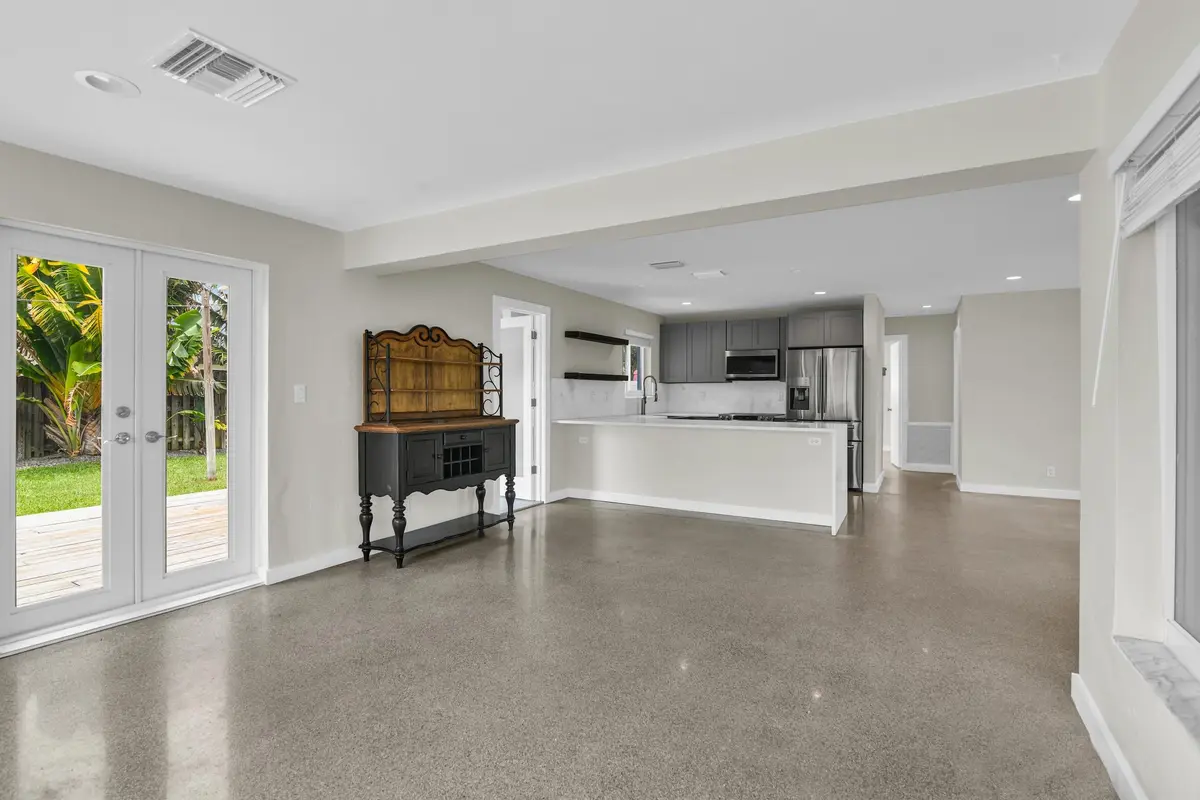 909 SE 16th Pl, Deerfield - 11 at 909 SE 16 Place, Deerfield Beach