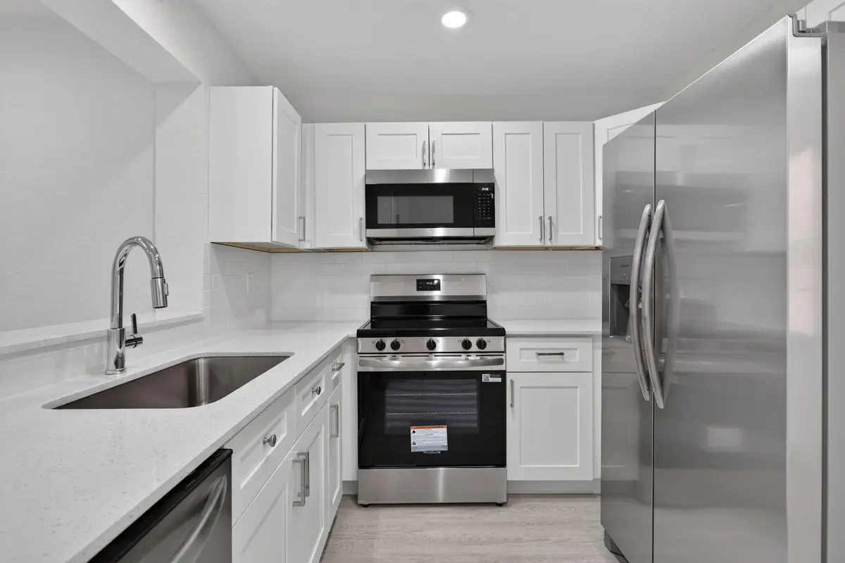 11-web-or-mls-11451-4201 at 11451 Lakeview Drive 3a, Coral Springs
